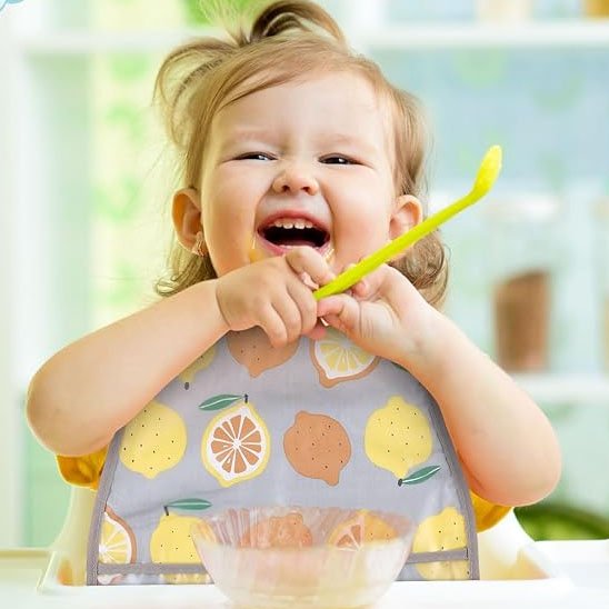 bavoir bebe jau ne avec dessins de fruits