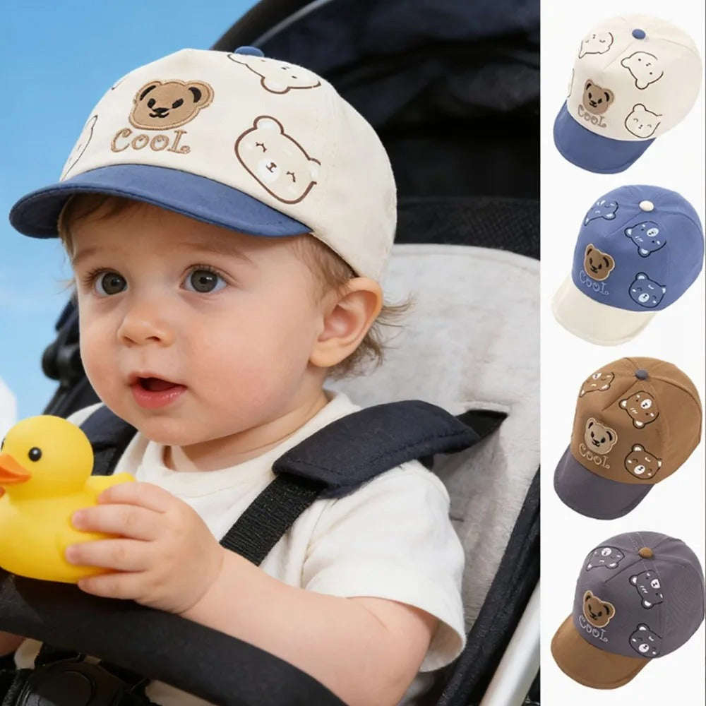 Casquette bebe motif ours respirante bebe tient un canard en plastique