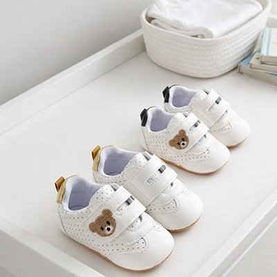 Chaussure bebe simplicite et charme