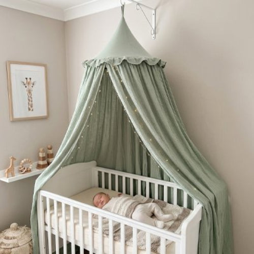 Ciel de lit feerique veloute bebe dort profondement