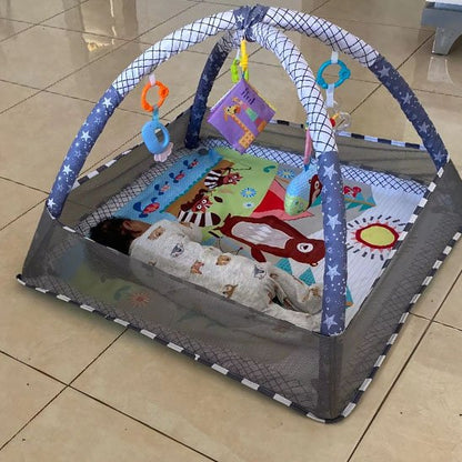 tapis d'eveil textures douces bebe est a l'interieur