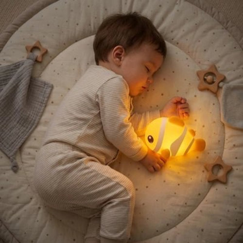 Veilleuse lumiere tamisee bebe dort pres de la veilleuse